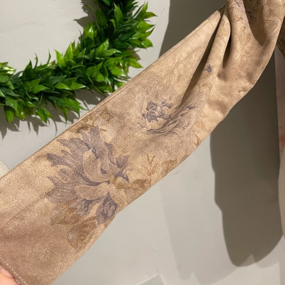 Kut from the Kloth XS faux suede floral jacket - Picture 7 of 7